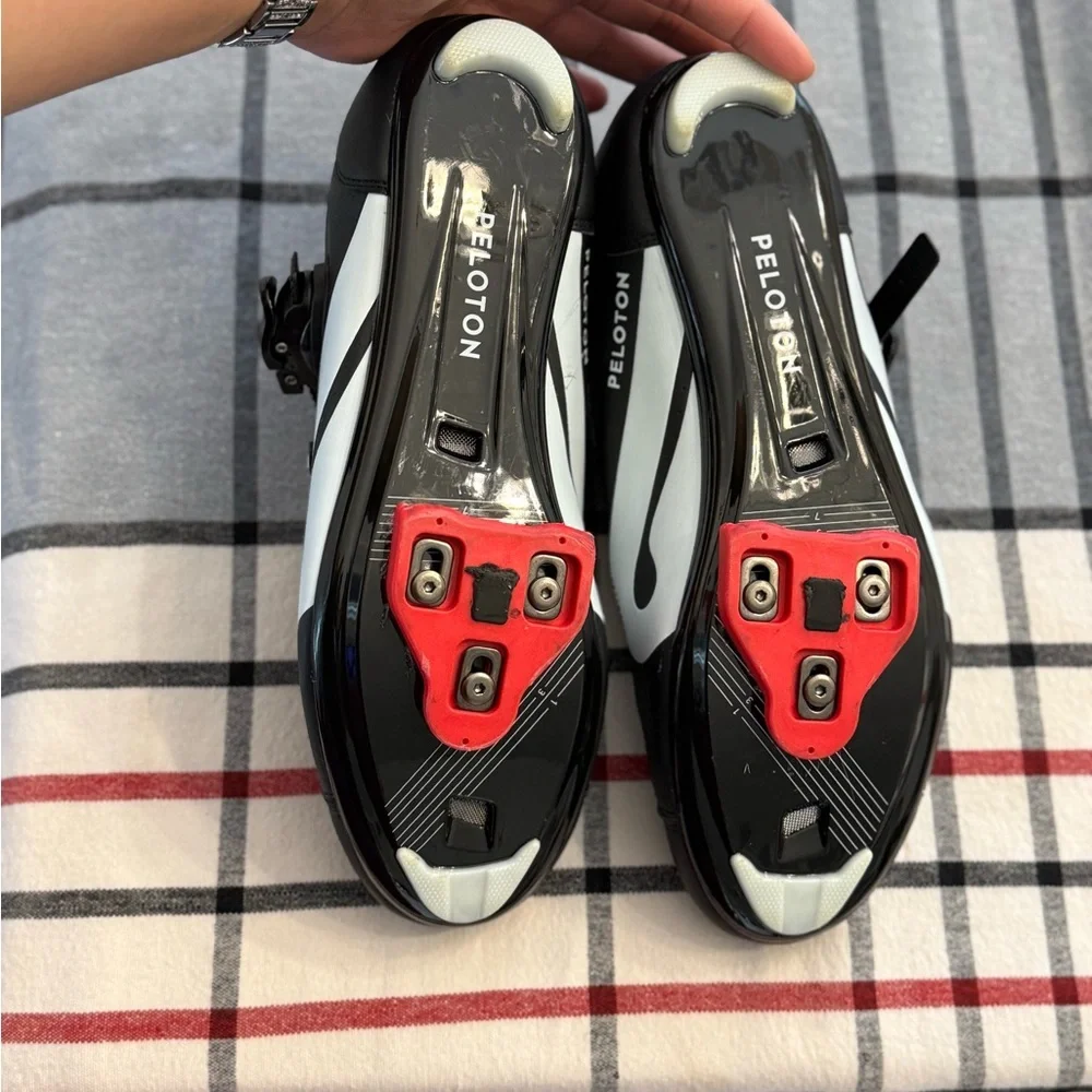 Peloton Cycling‎ Shoe - Black with Red Interior Trim